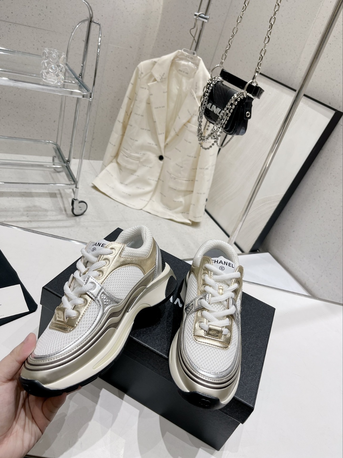 샤x 샤식스 스니커즈