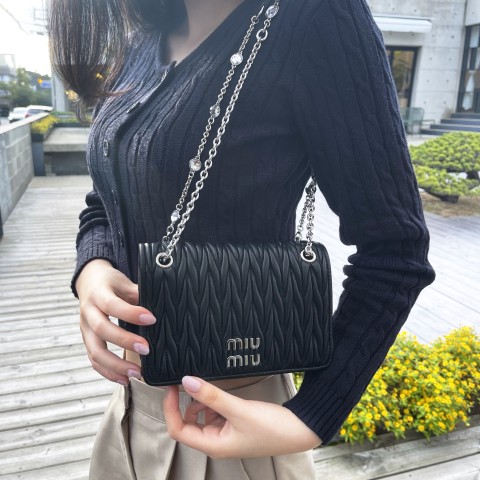 미우미x 체인숄더백