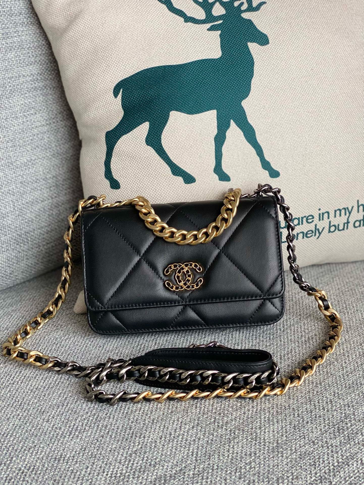 샤X WOC 체인 월릿백